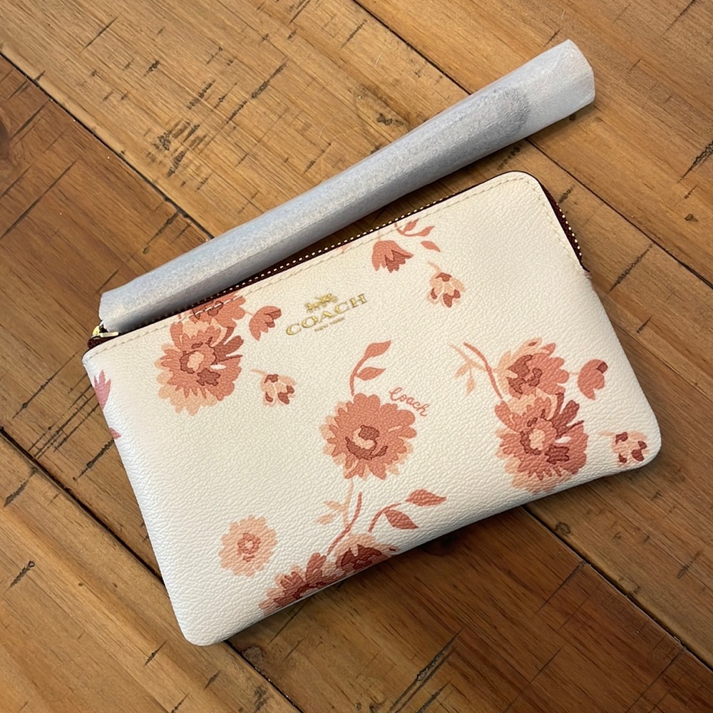 Coach Floral Wristlet, never used, NEW